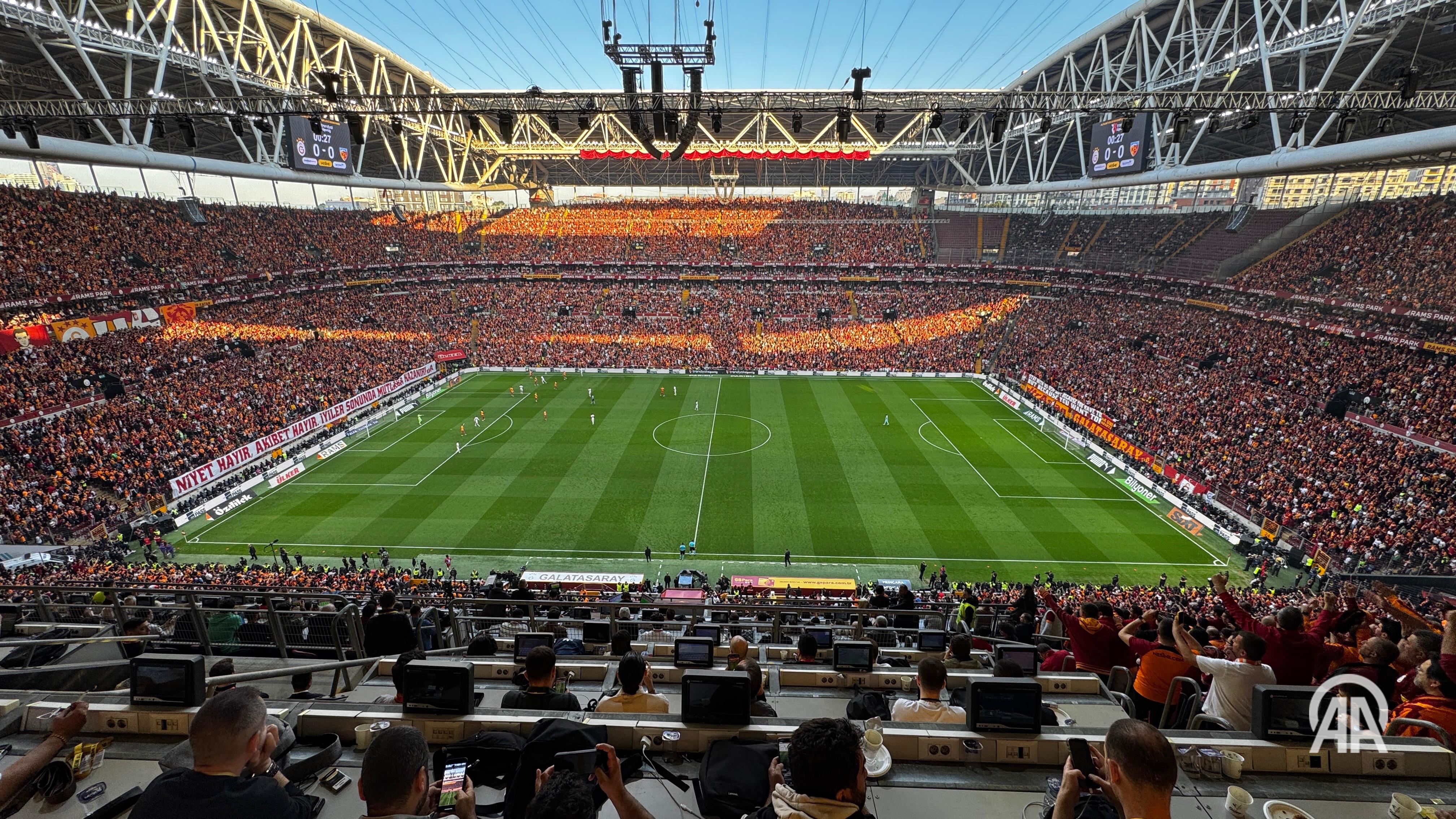 Dolu RAMS Park tribünleri